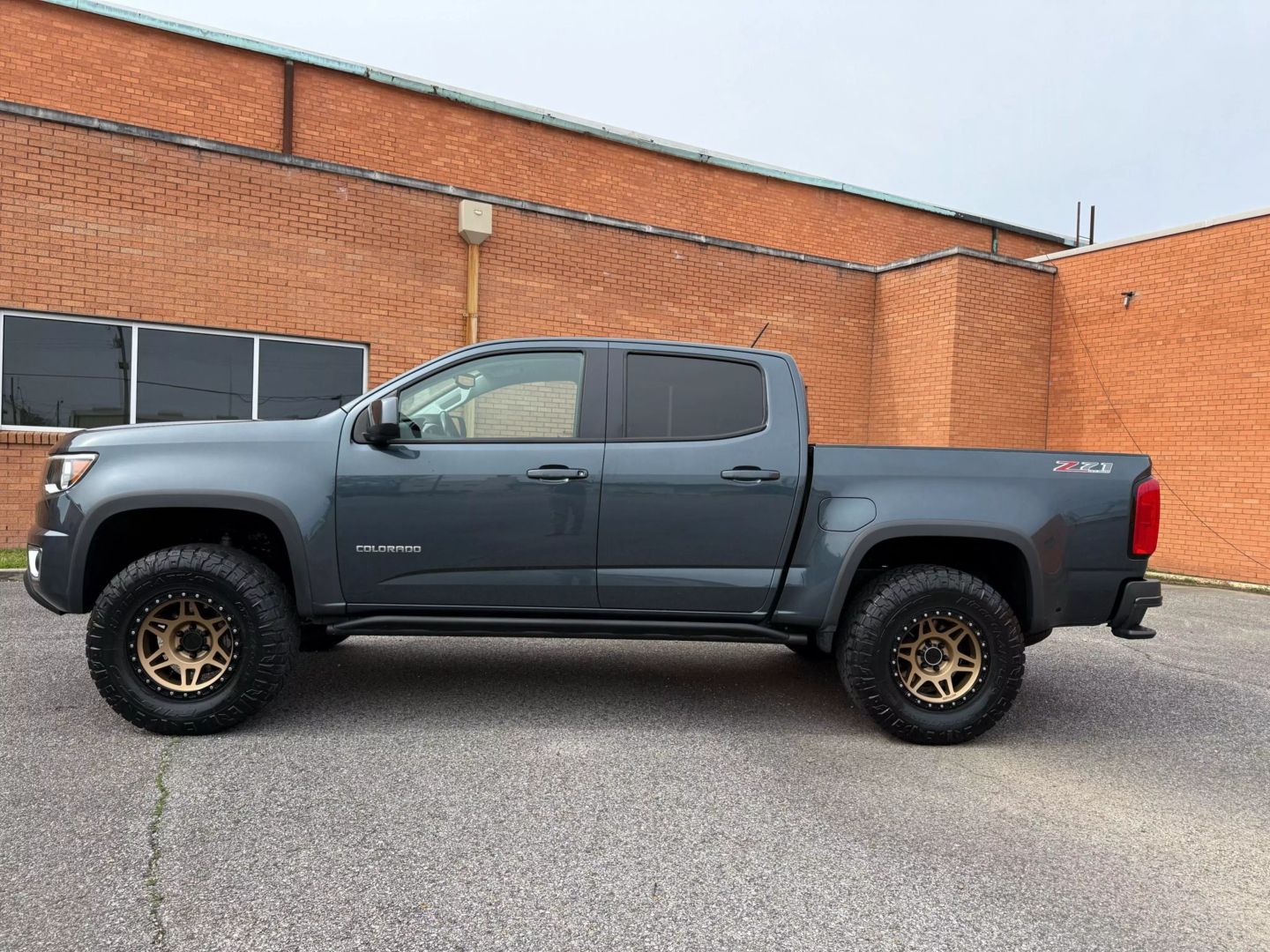 2020 Chevrolet Colorado Crew Cab - Image 4