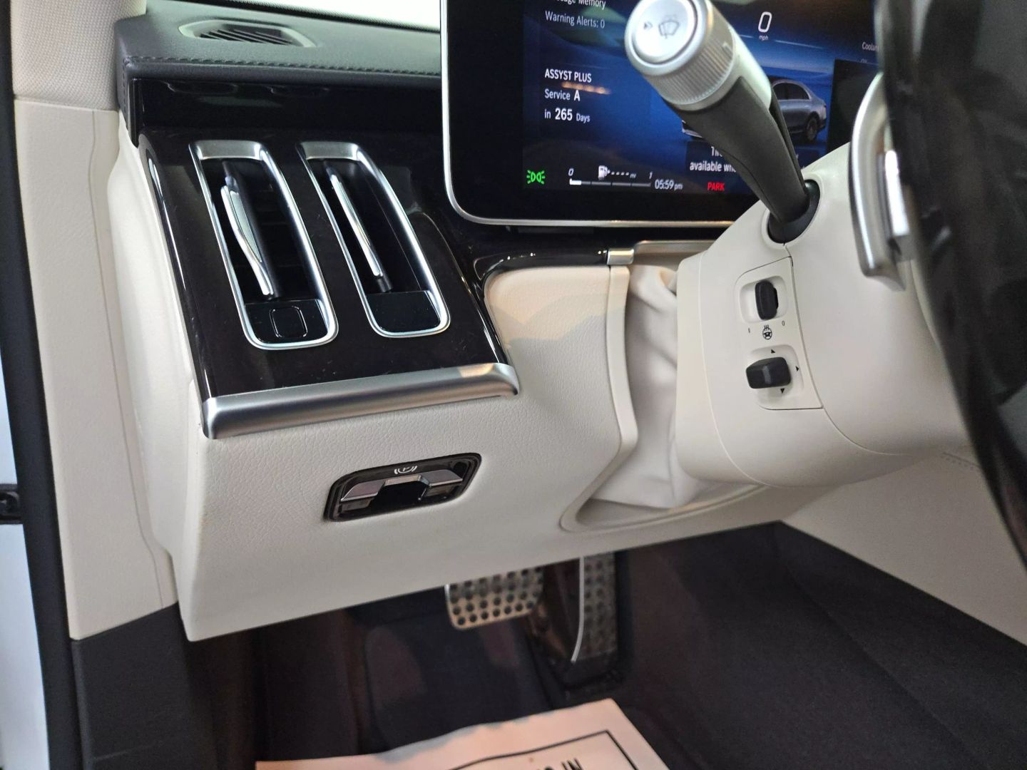 2024 Mercedes-benz S-class - Image 17