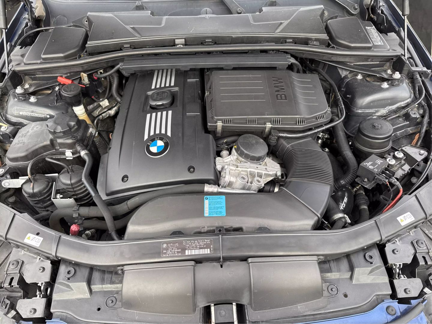 2011 Bmw 3 Series - Image 9