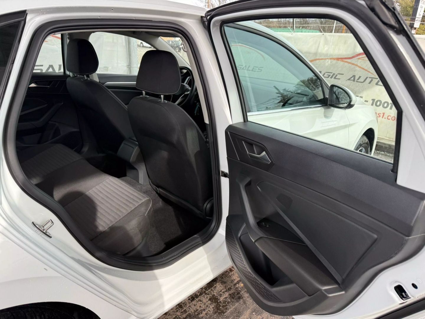2022 Volkswagen Jetta - Image 21