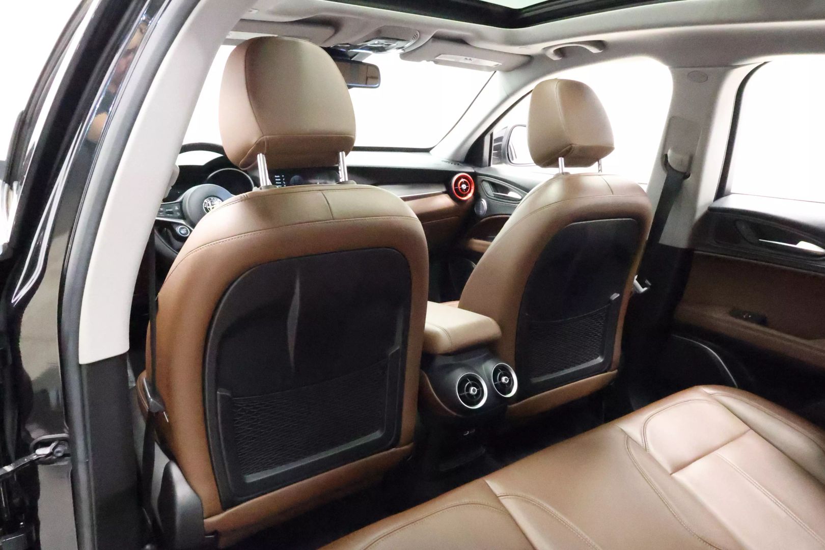 2018 Alfa Romeo Stelvio - Image 53