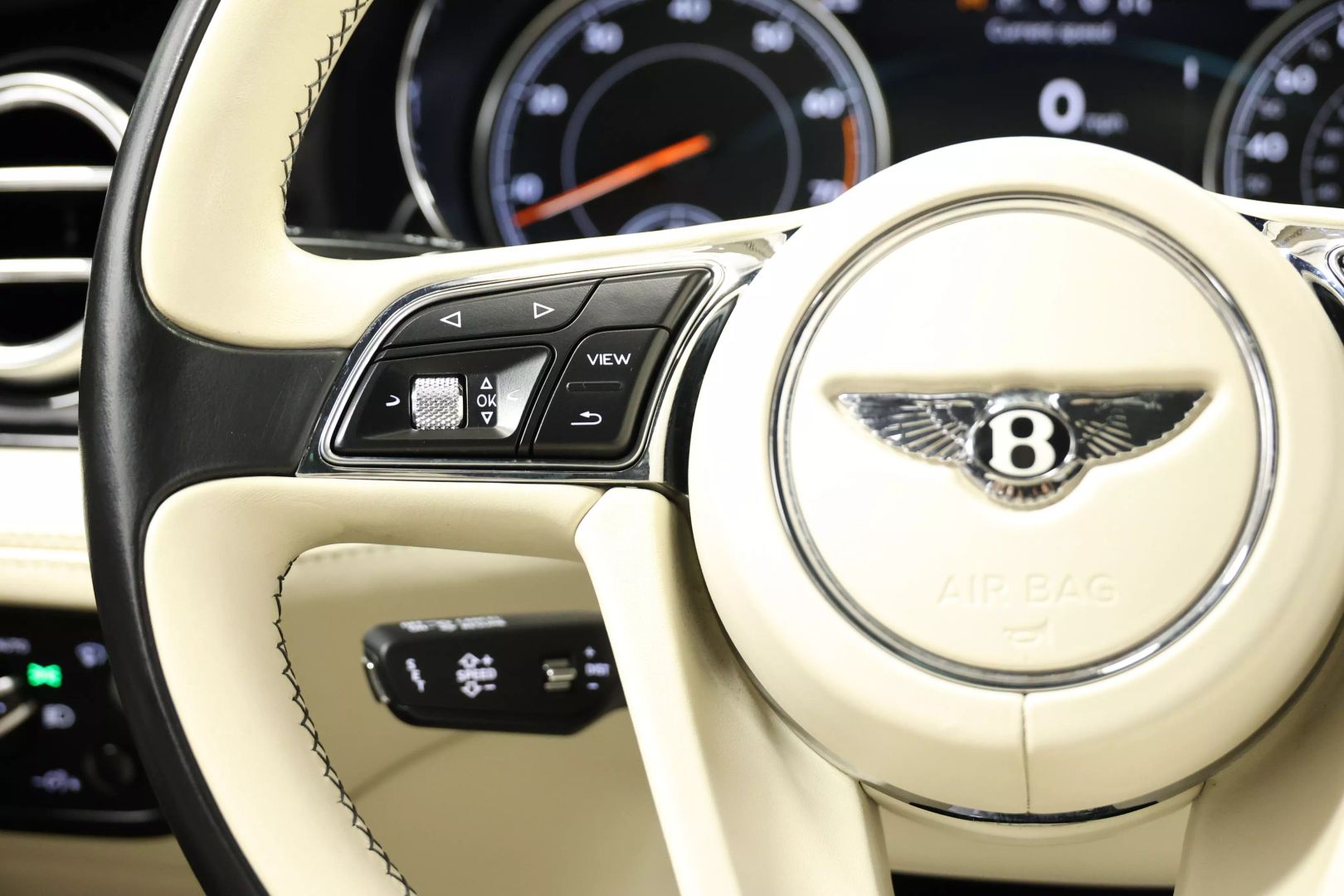 2017 Bentley Bentayga - Image 24