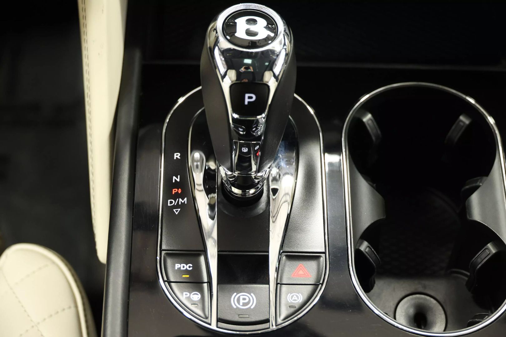 2017 Bentley Bentayga - Image 41