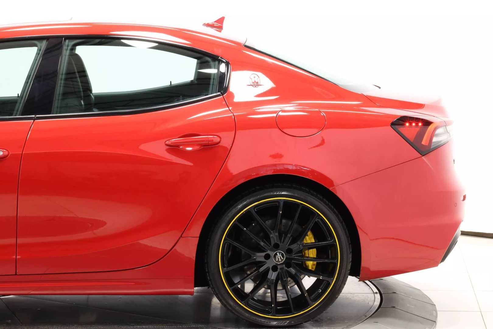 2022 Maserati Ghibli - Image 8