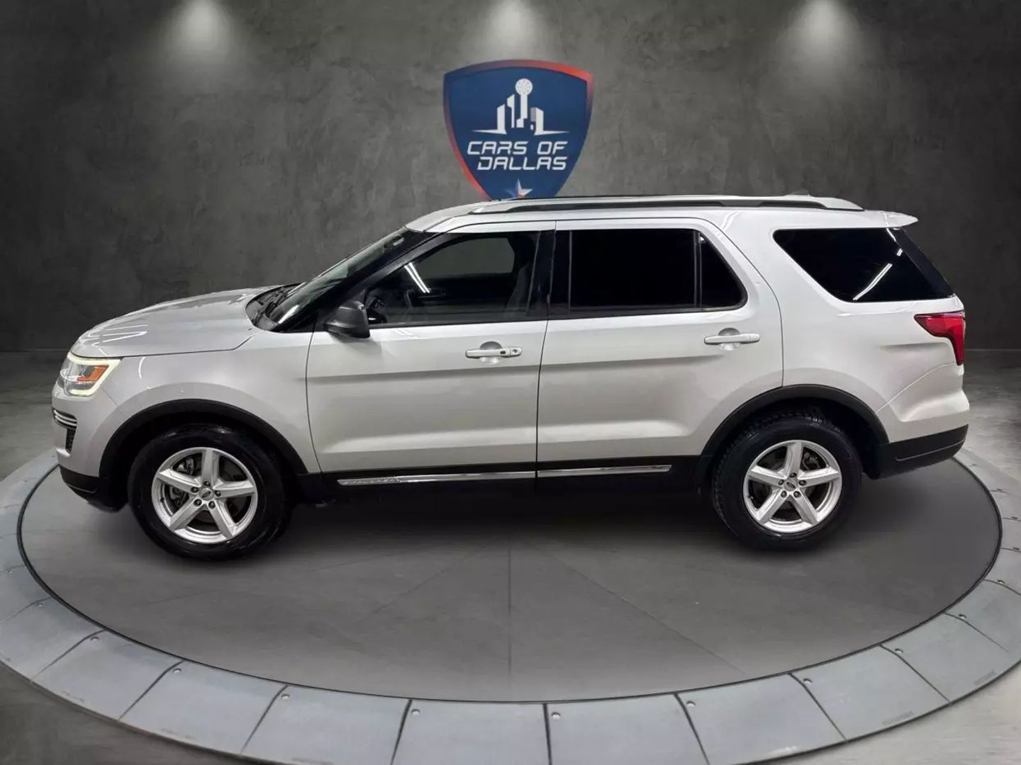 2018 Ford Explorer - Image 2