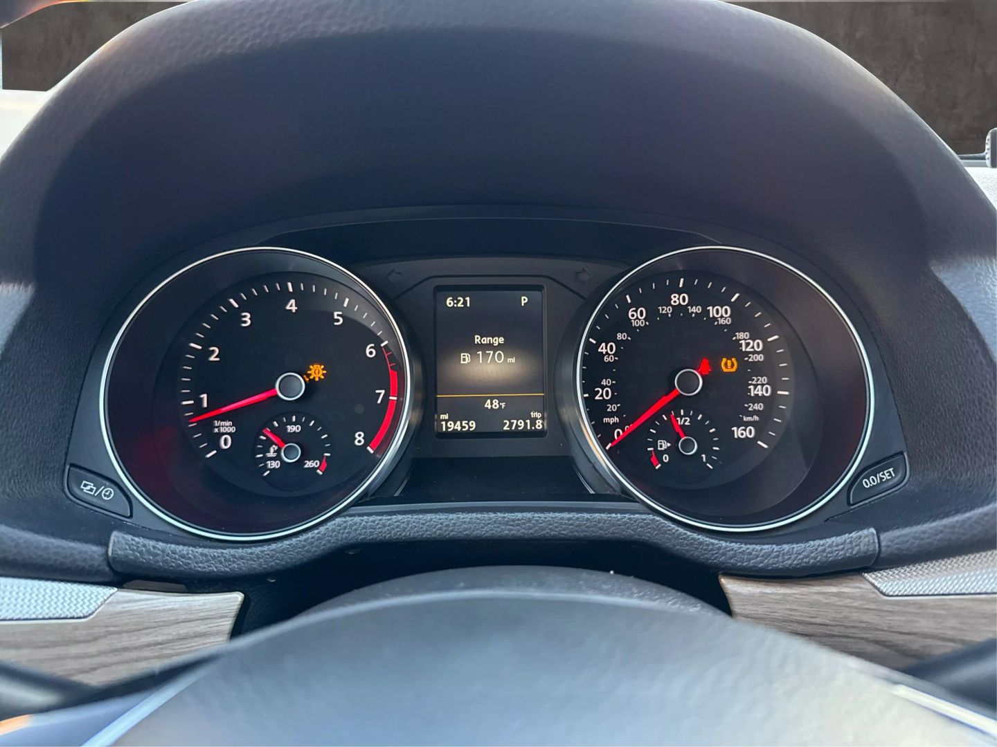 2018 Volkswagen Passat - Image 34