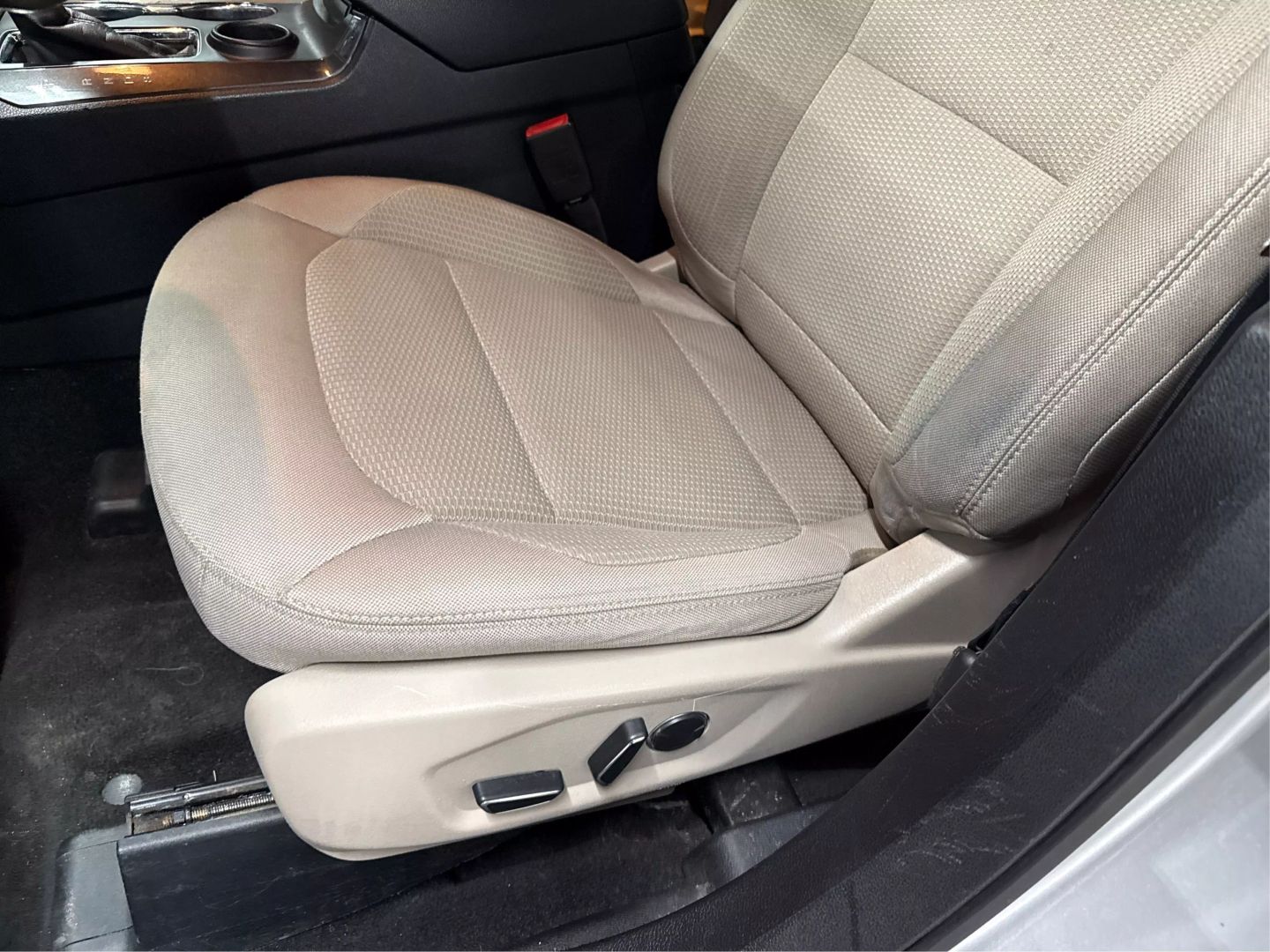2018 Ford Explorer - Image 35