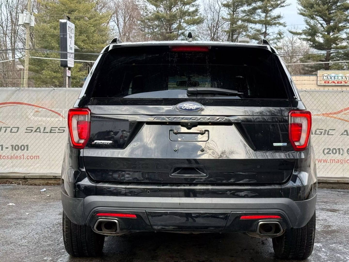 2017 Ford Explorer - Image 10