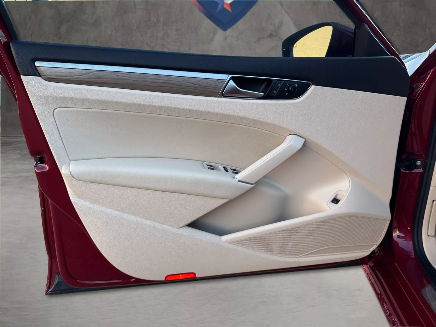 2018 Volkswagen Passat - Image 37