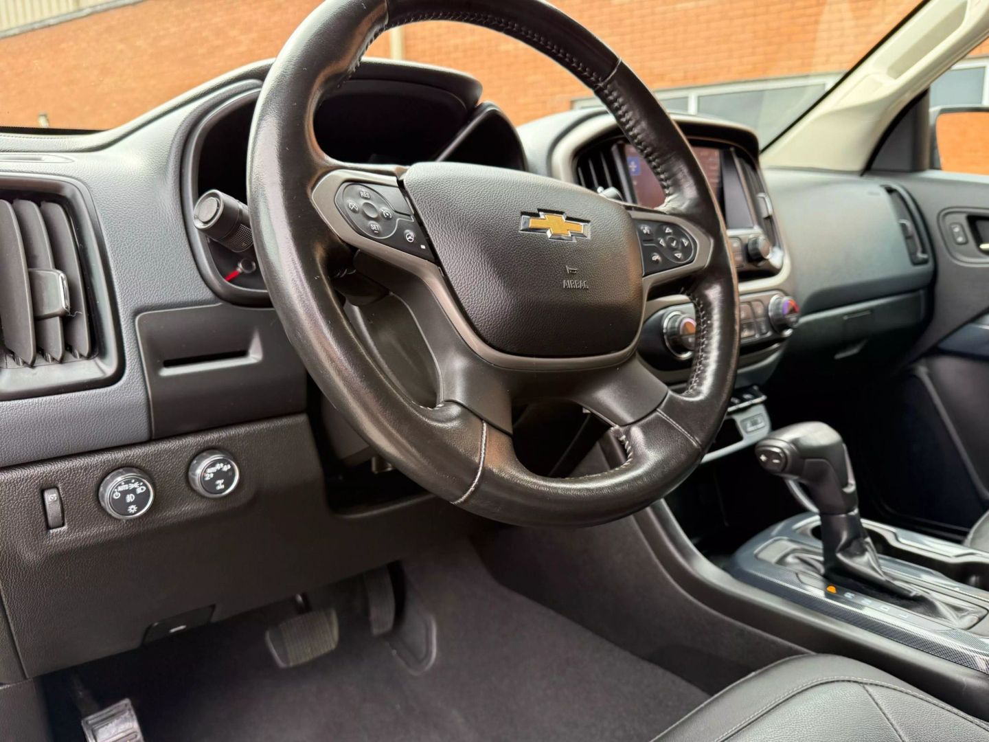 2020 Chevrolet Colorado Crew Cab - Image 11