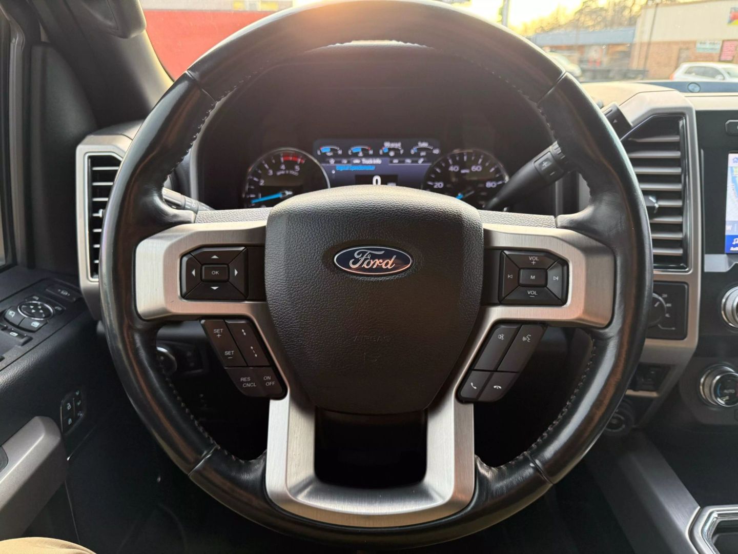 2021 Ford F250 Super Duty Crew Cab - Image 11