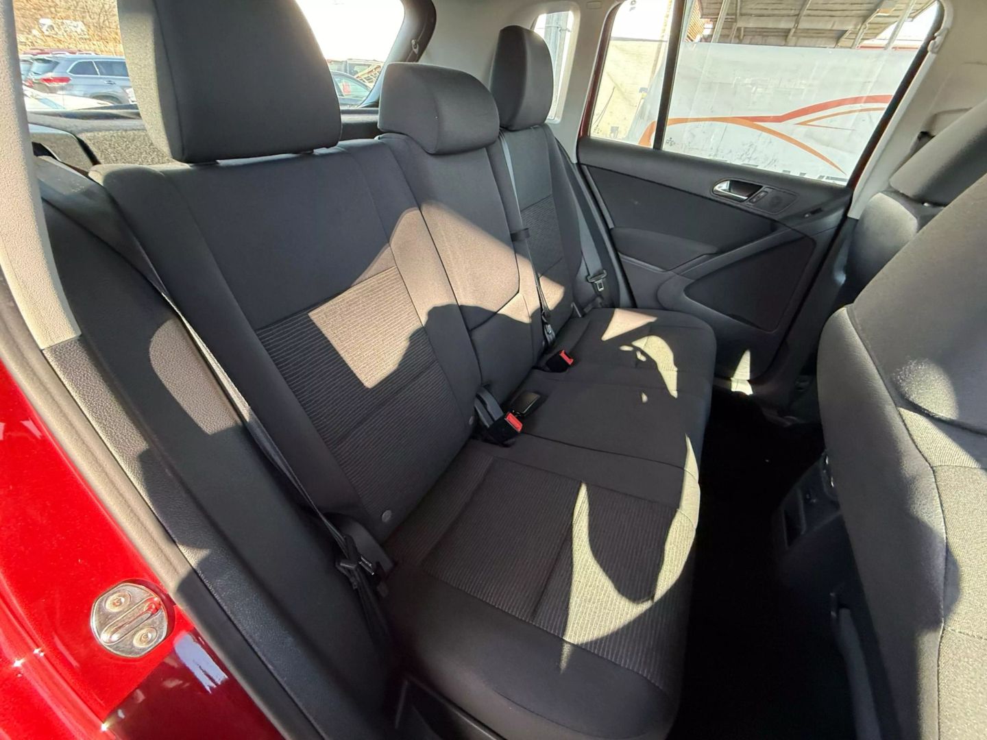 2014 Volkswagen Tiguan - Image 23