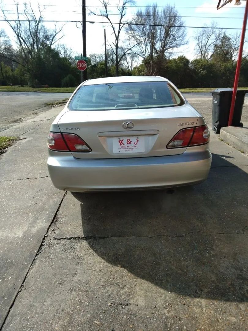 2004 Lexus ES 330 Base
