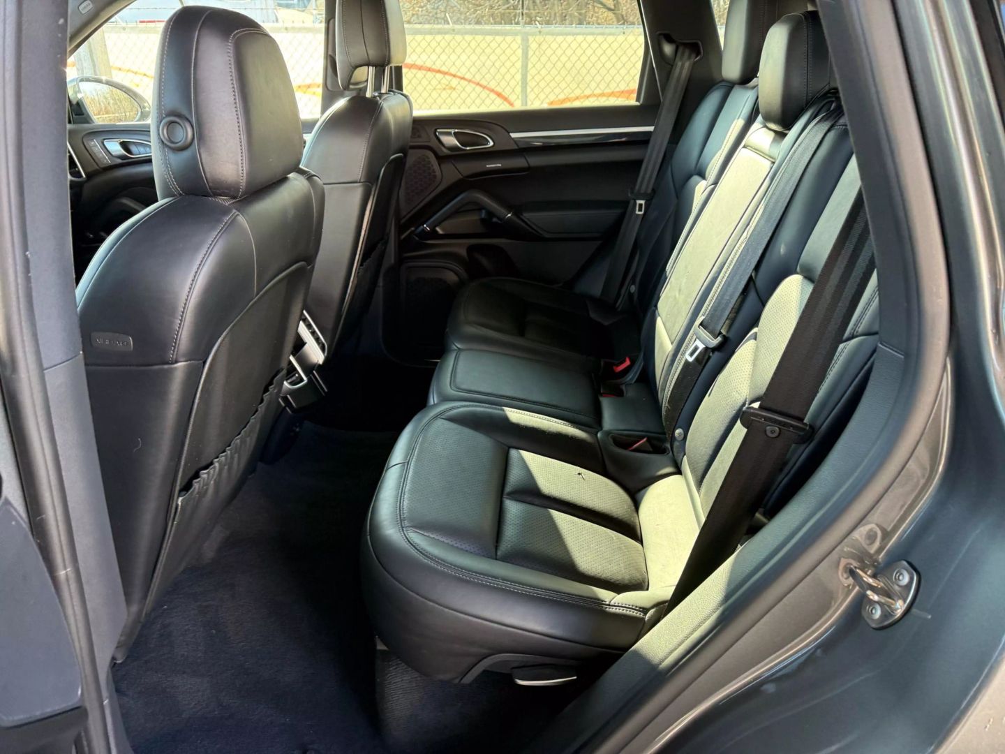 2016 Porsche Cayenne - Image 18
