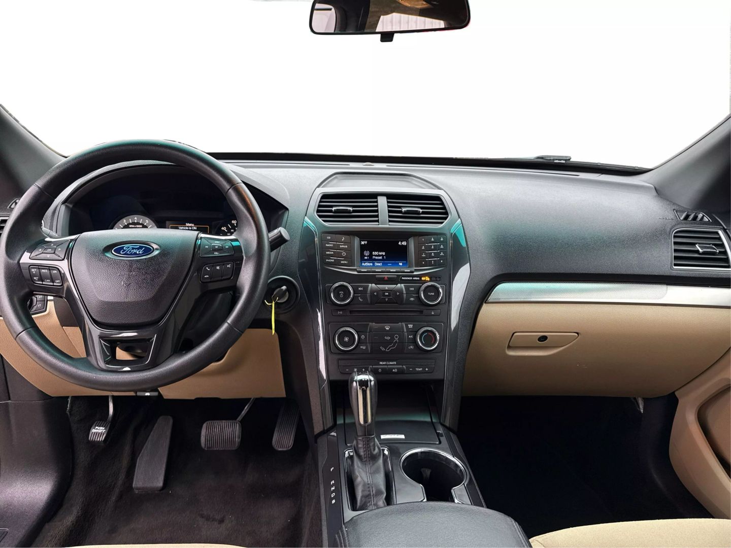 2017 Ford Explorer - Image 18