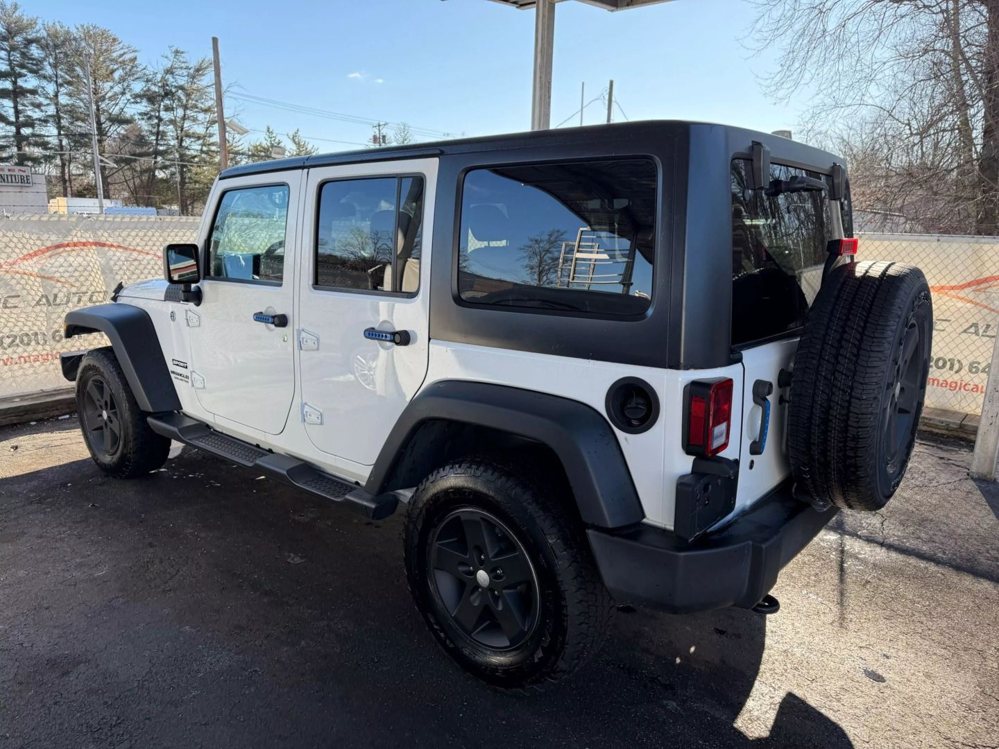 2017 Jeep Wrangler Unlimited - Image 13