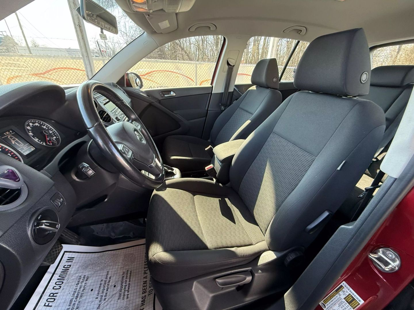 2014 Volkswagen Tiguan - Image 16