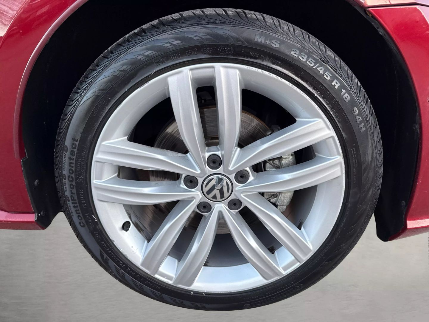 2018 Volkswagen Passat - Image 14