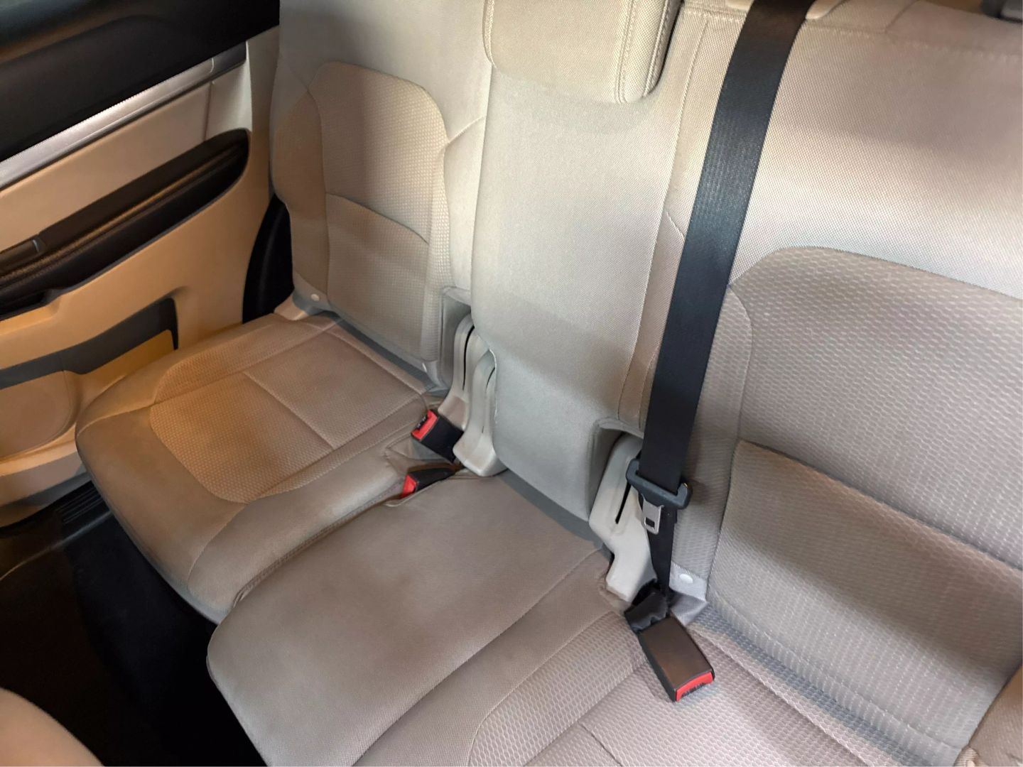 2018 Ford Explorer - Image 30
