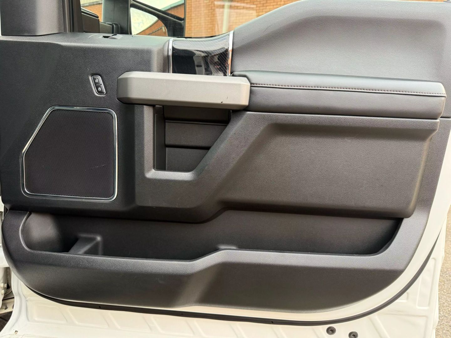 2021 Ford F250 Super Duty Crew Cab - Image 25