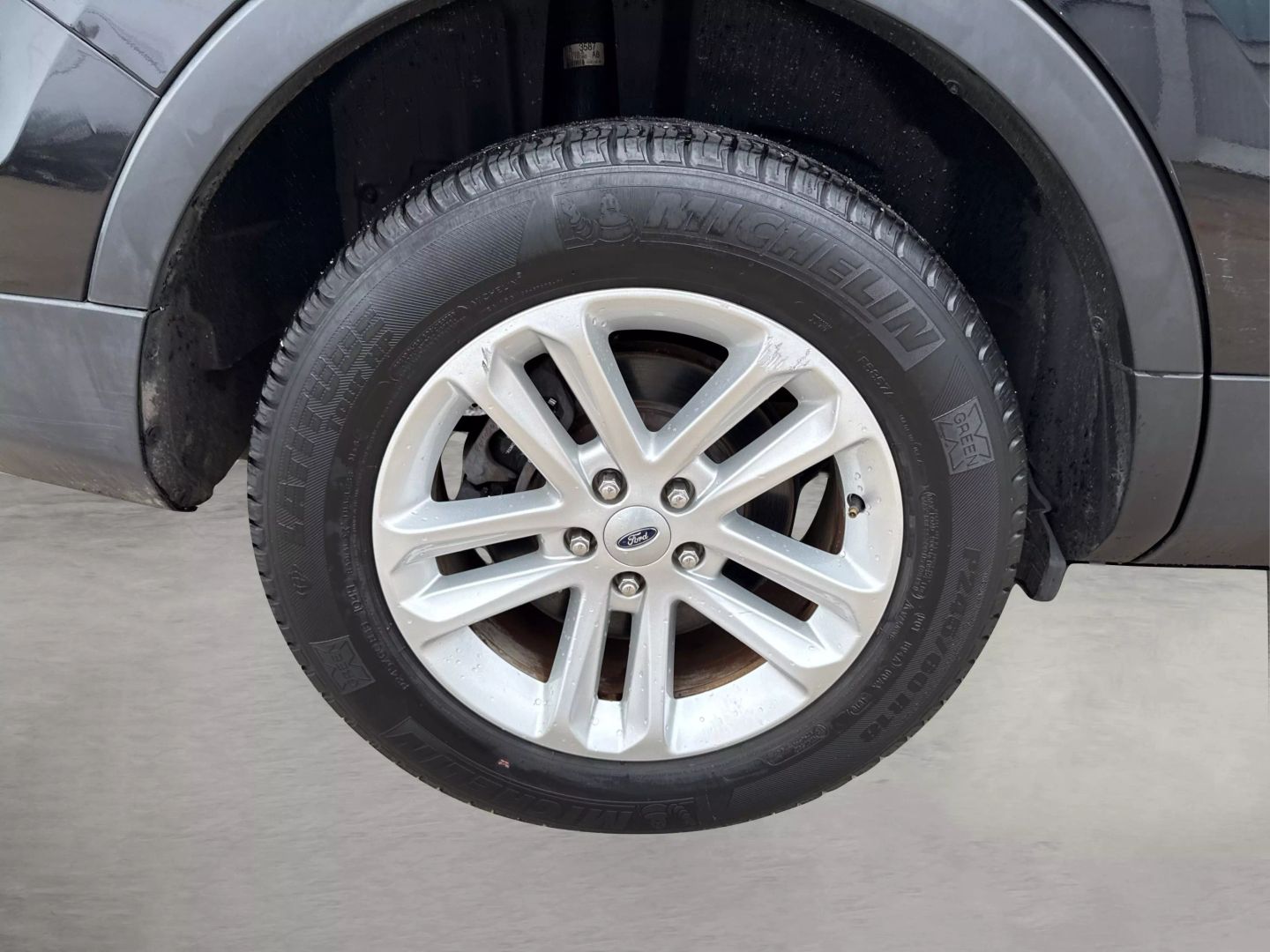 2017 Ford Explorer - Image 15