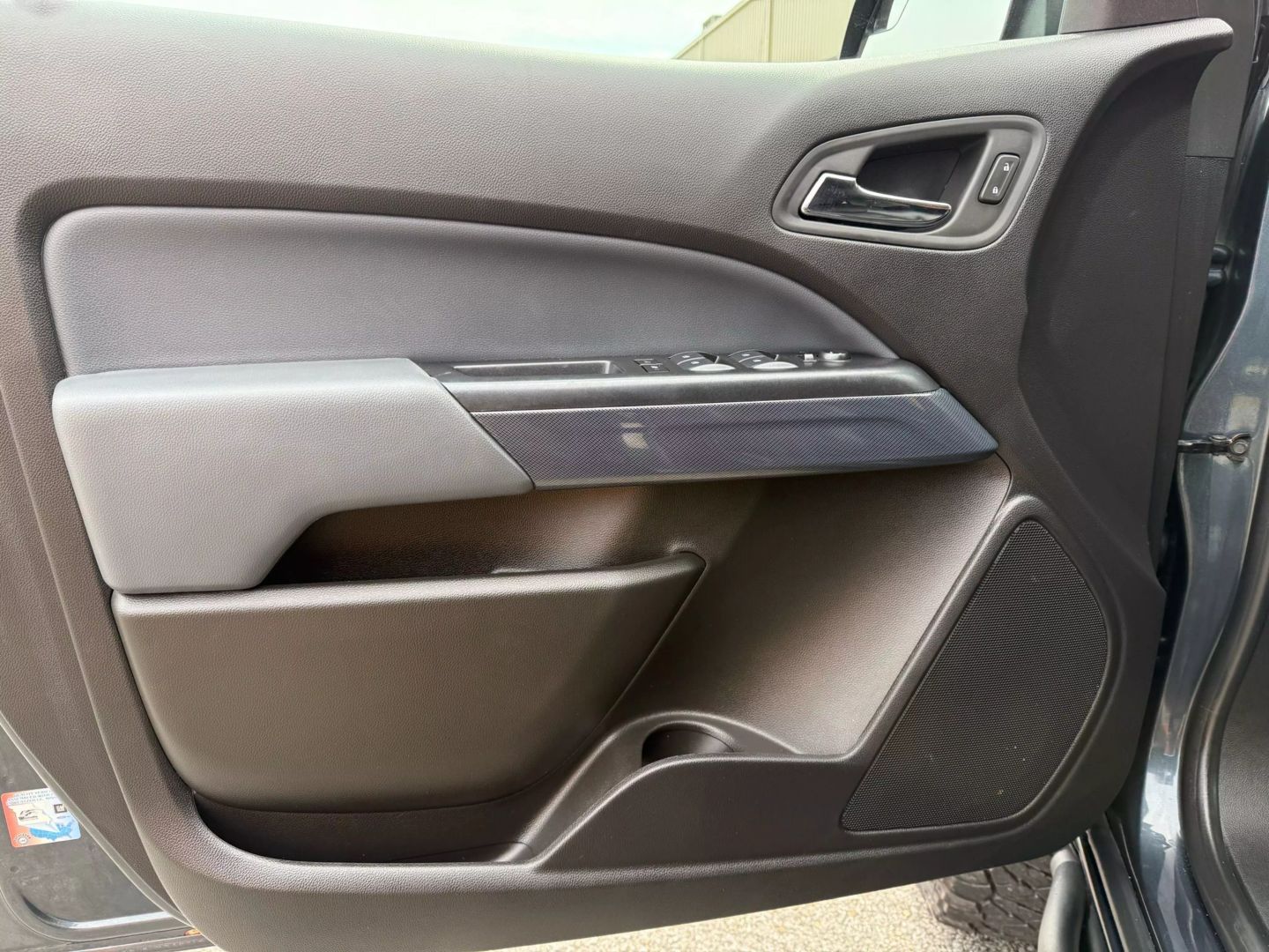 2020 Chevrolet Colorado Crew Cab - Image 12