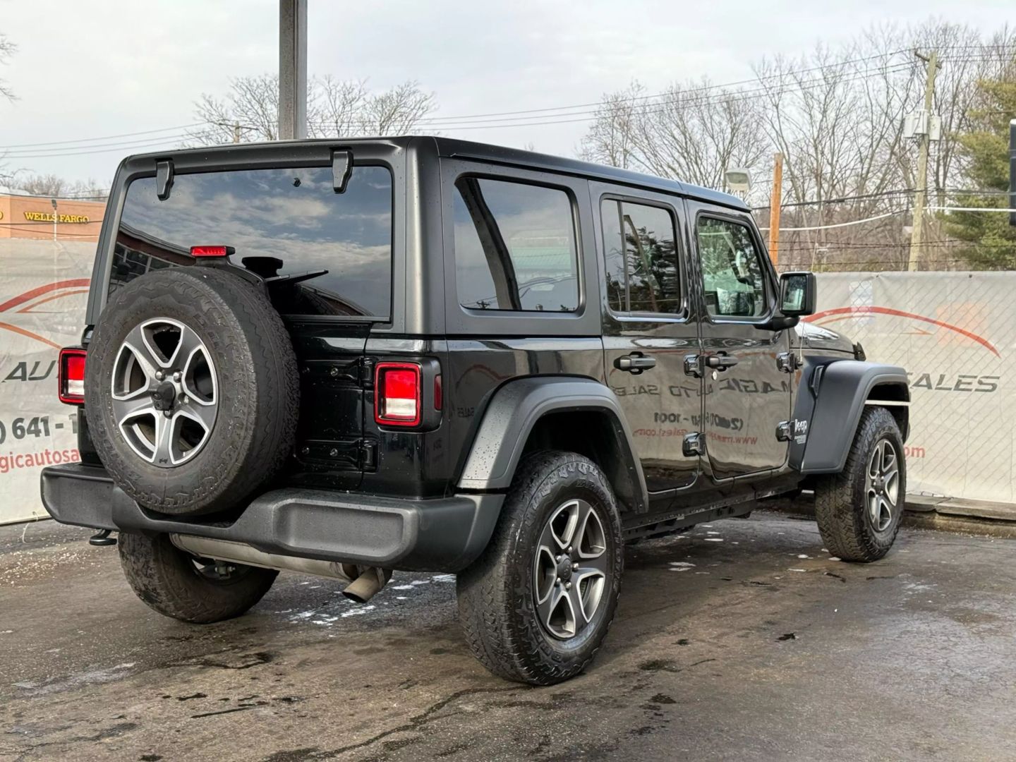 2021 Jeep Wrangler Unlimited - Image 11