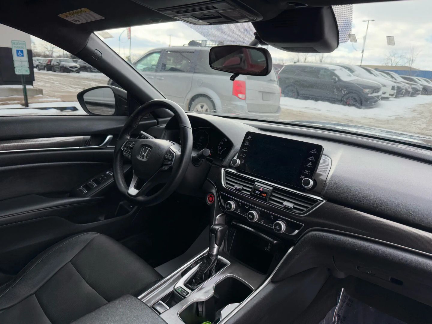 2019 Honda Accord - Image 25