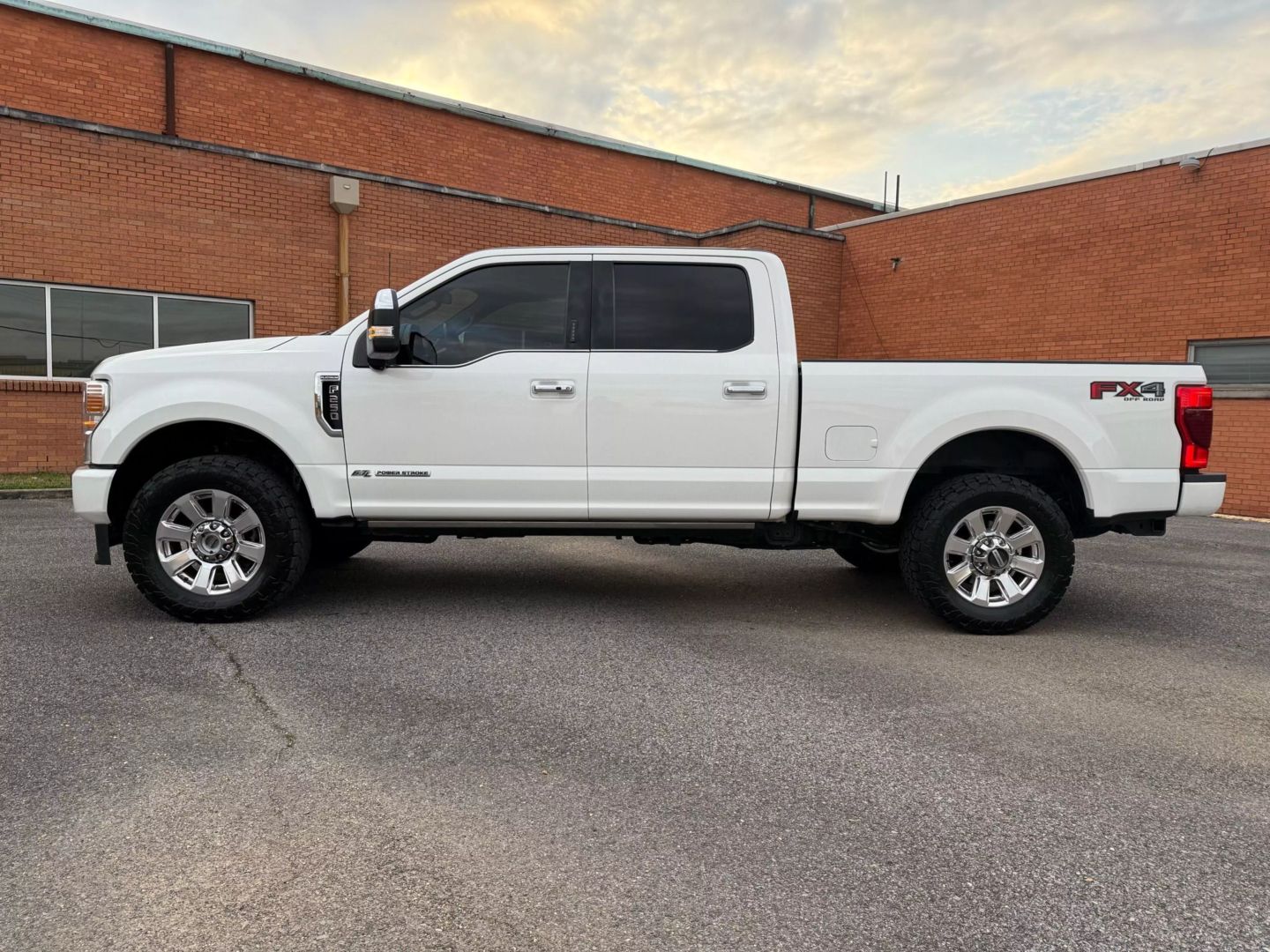 2021 Ford F250 Super Duty Crew Cab - Image 8