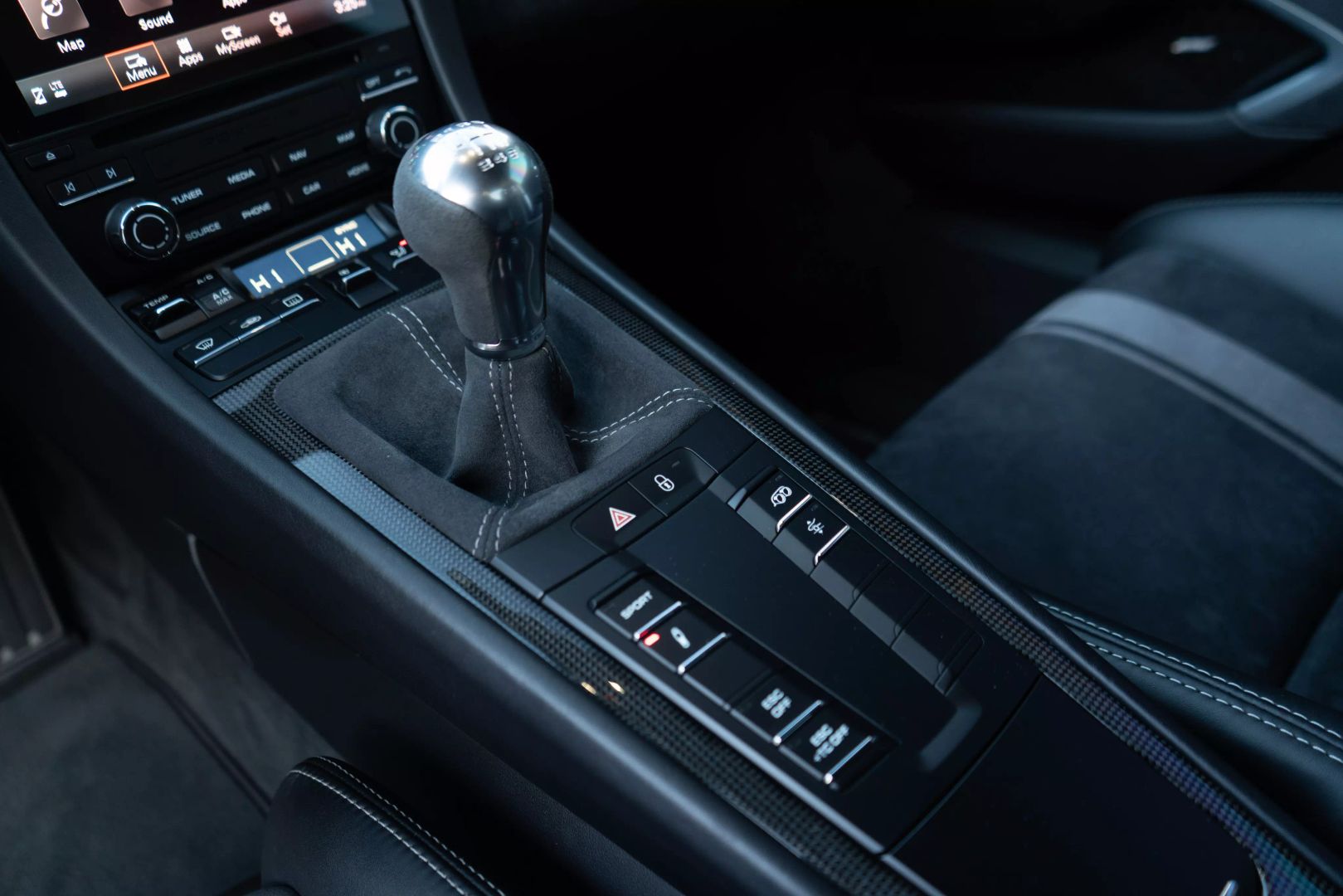 2018 Porsche 911 - Image 43