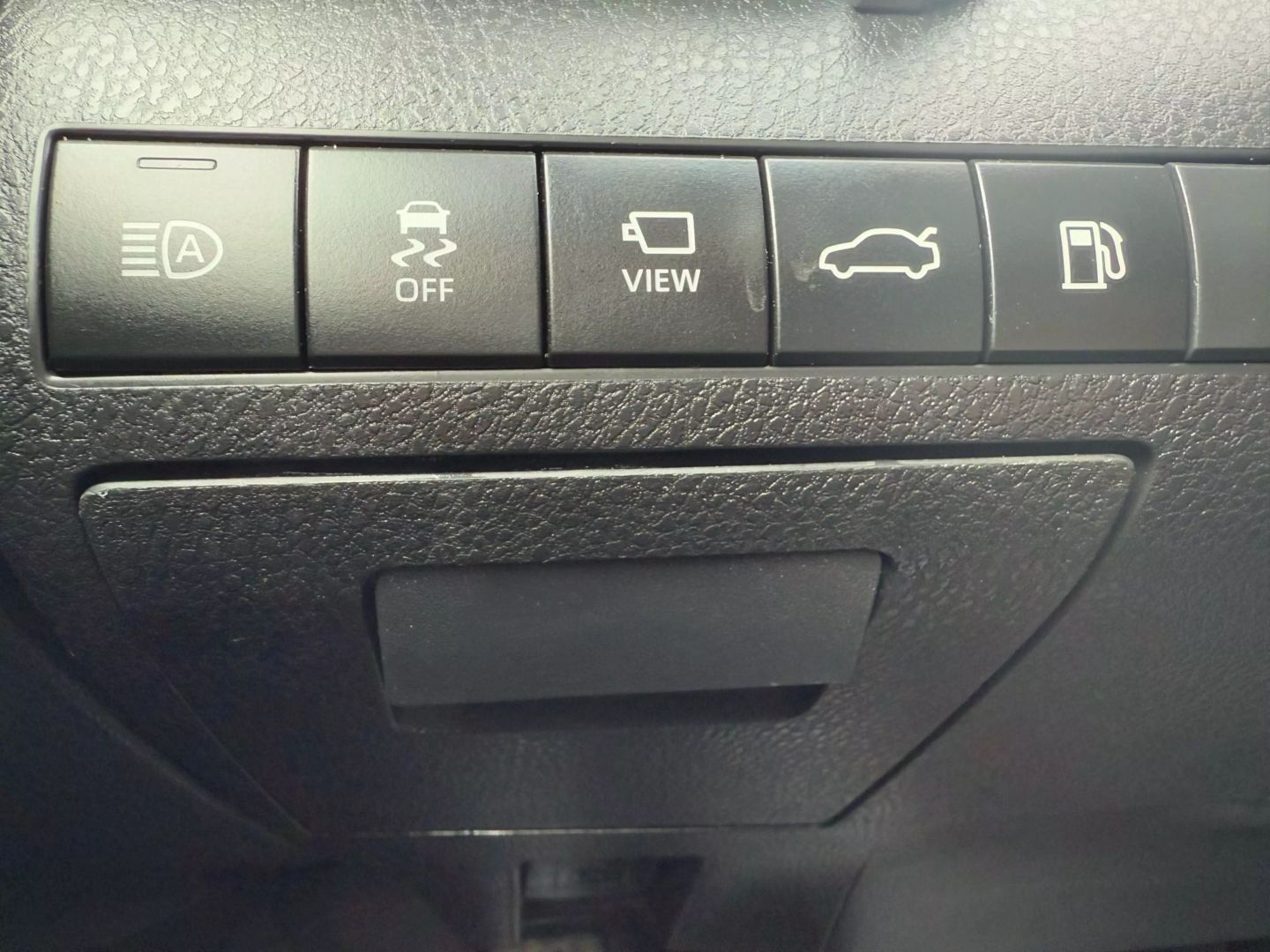 2018 Toyota Camry - Image 44
