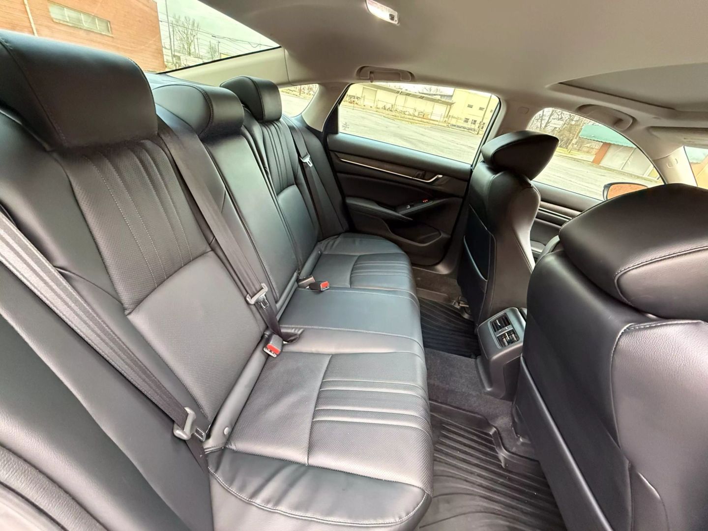2018 Honda Accord - Image 19