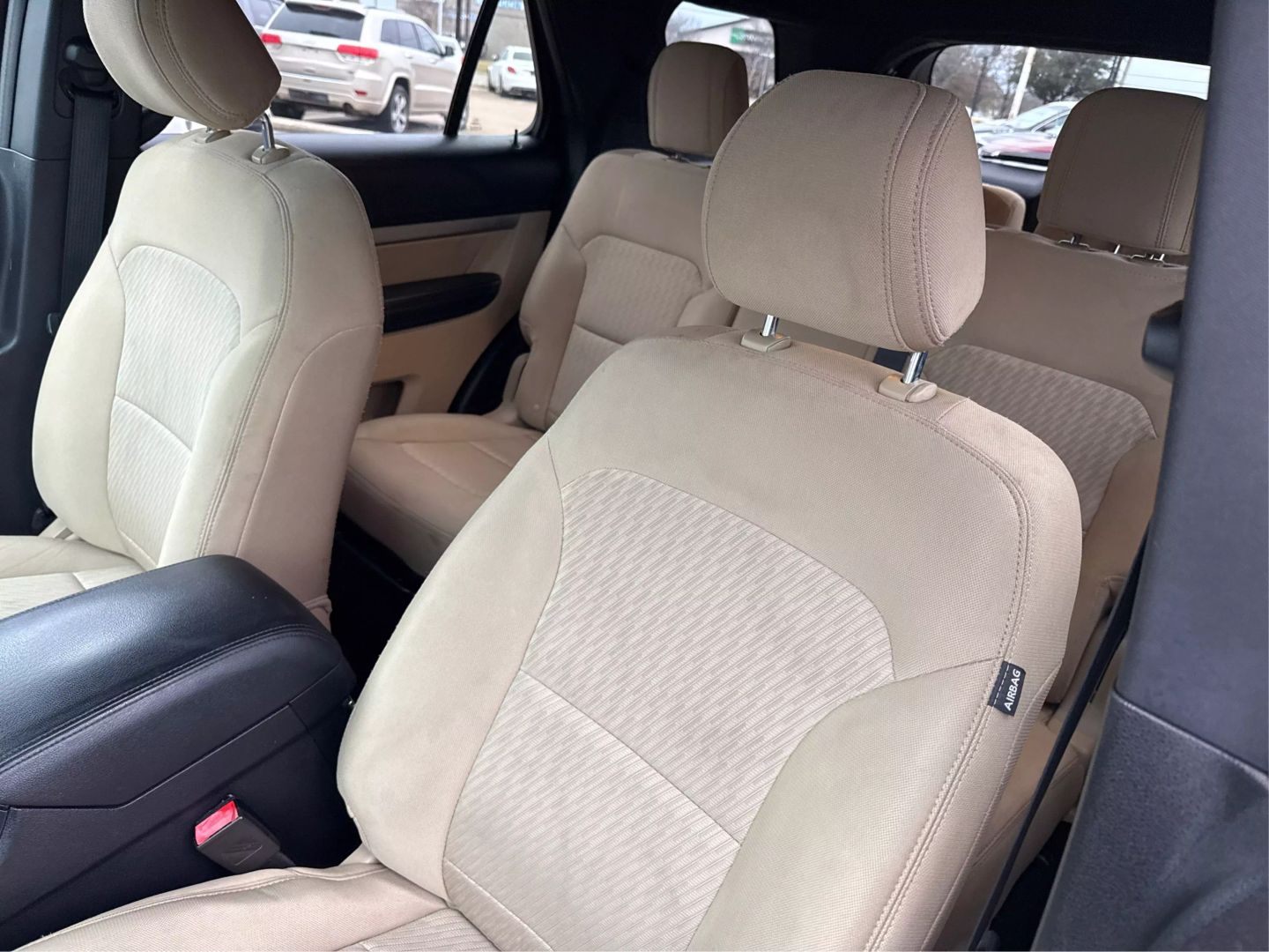 2017 Ford Explorer - Image 27