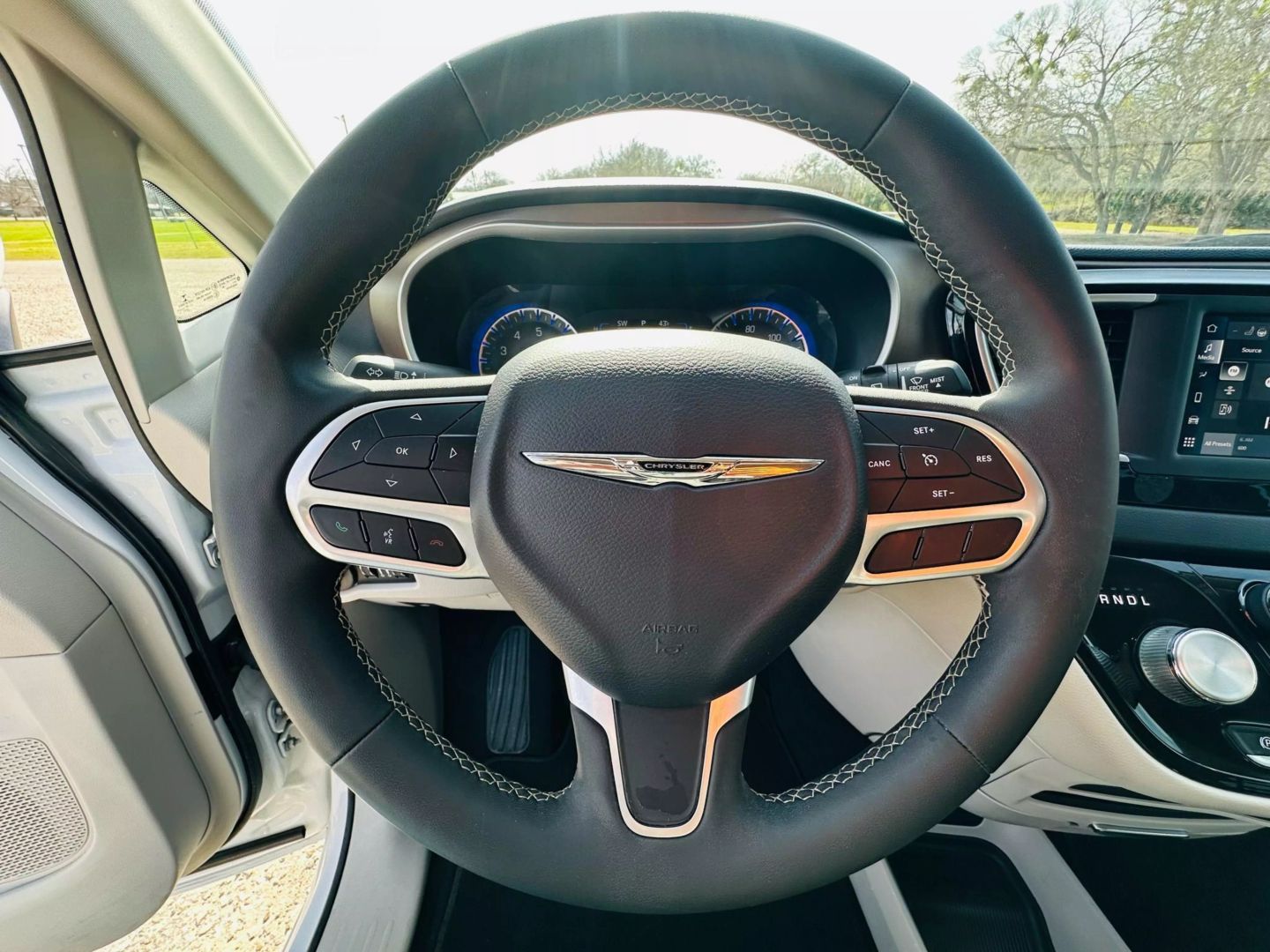 2022 Chrysler Voyager - Image 21