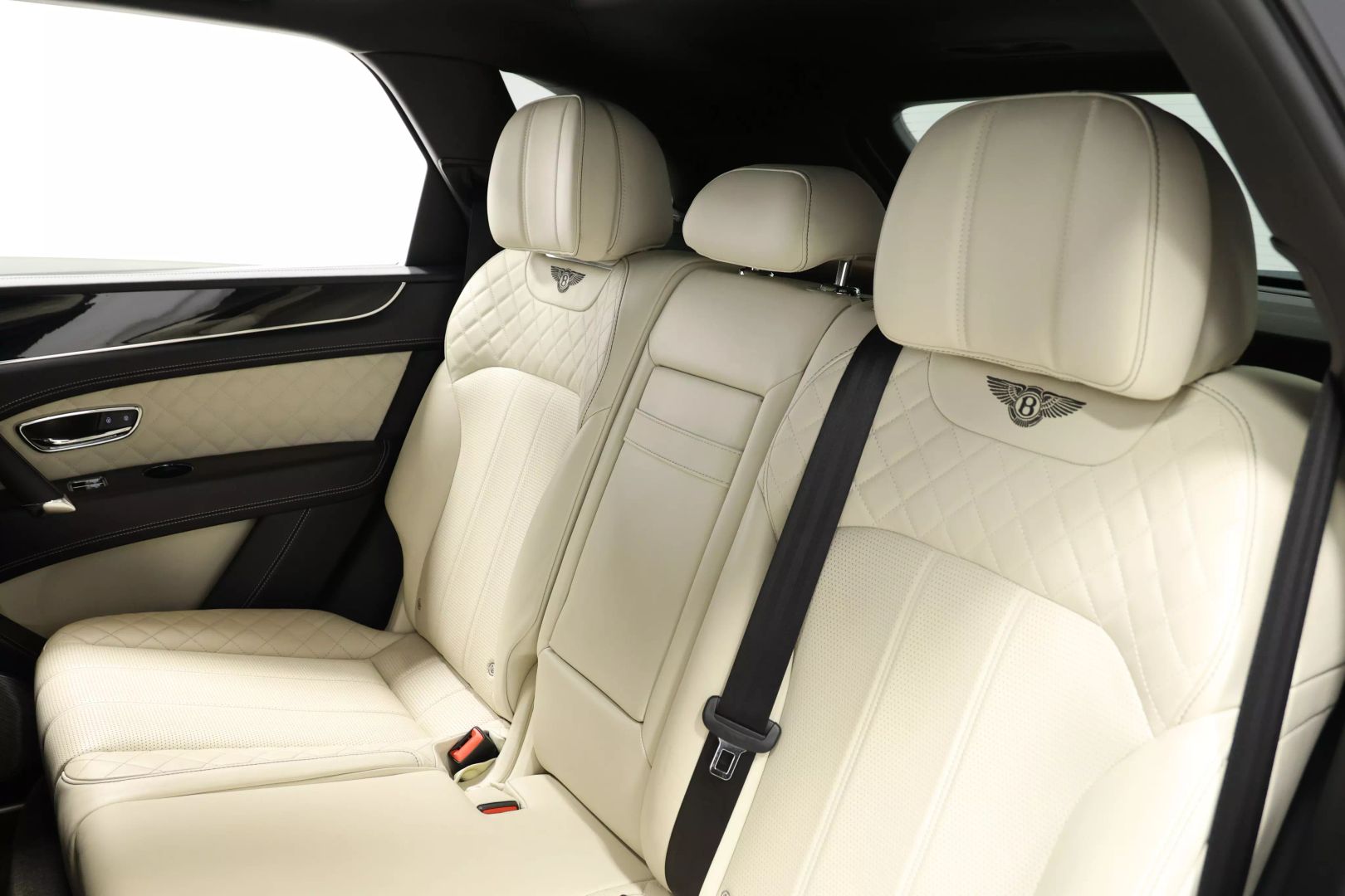 2017 Bentley Bentayga - Image 55