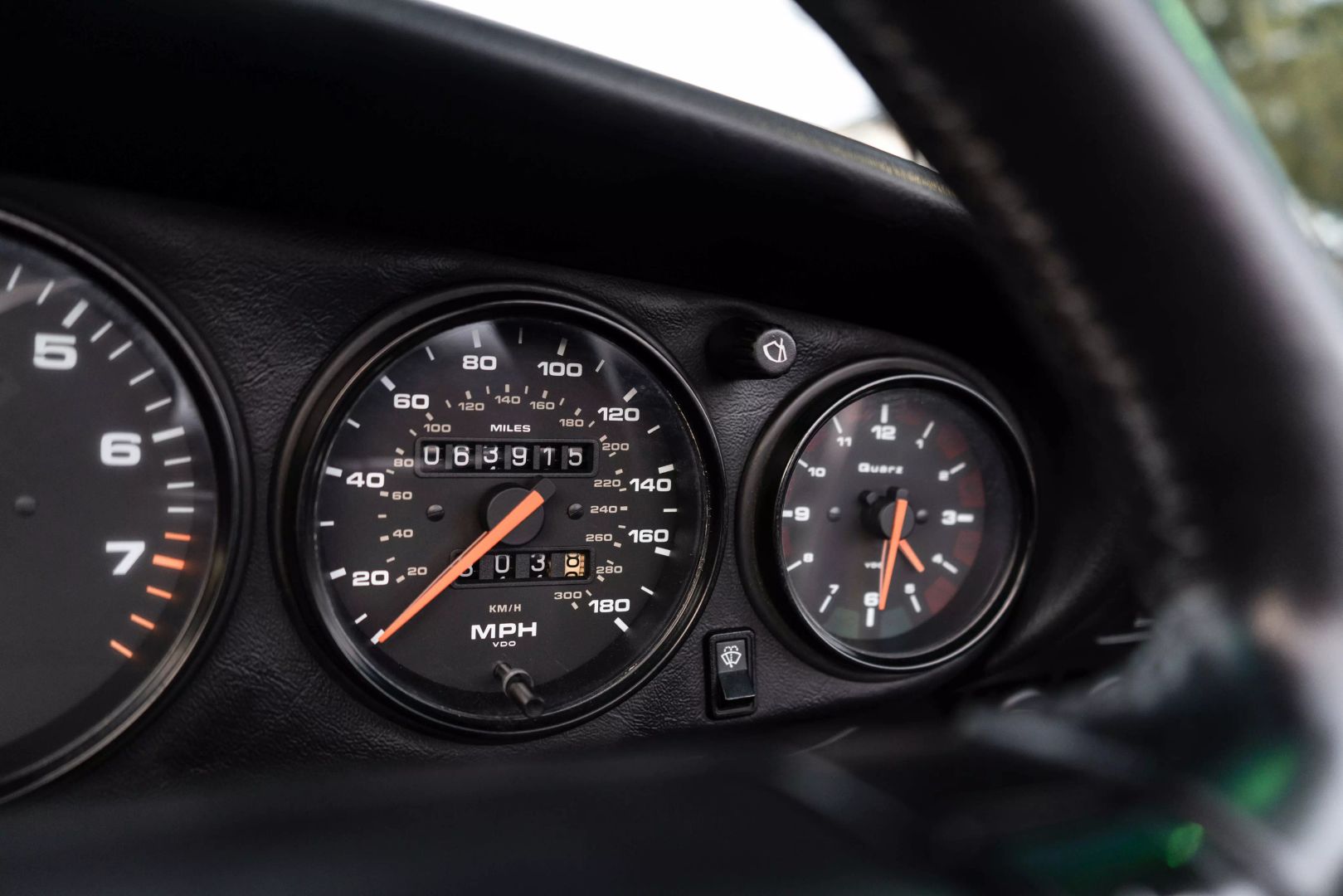 1990 Porsche 911 Carrera 2 - Image 69