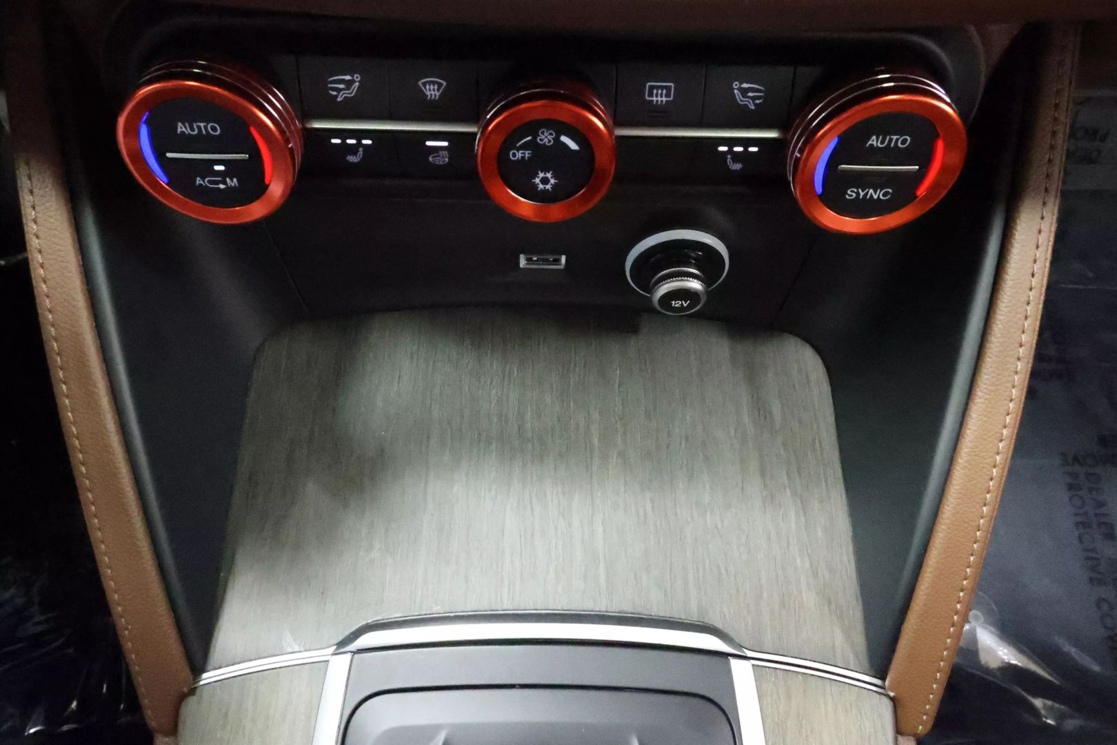 2018 Alfa Romeo Stelvio - Image 41