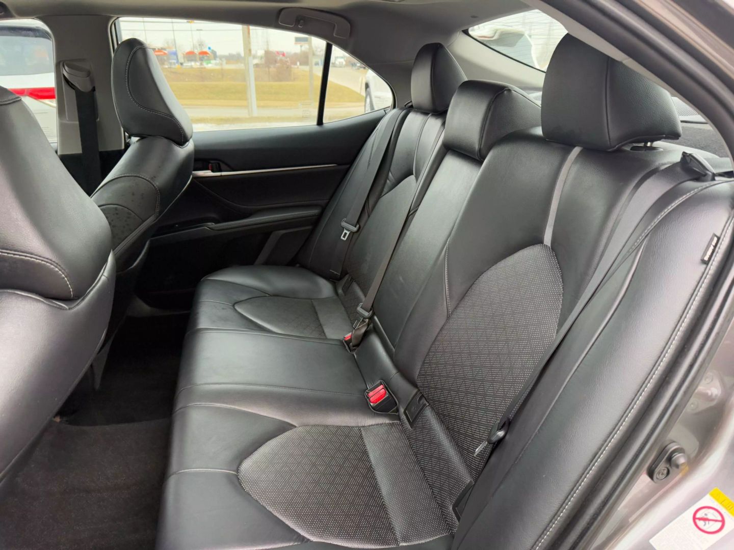 2018 Toyota Camry - Image 21