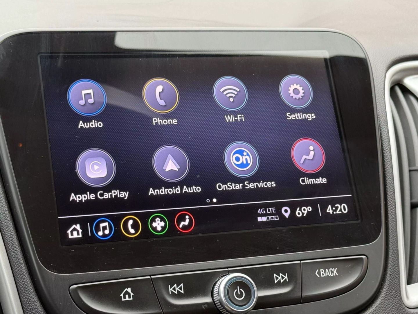 2022 Chevrolet Malibu - Image 13