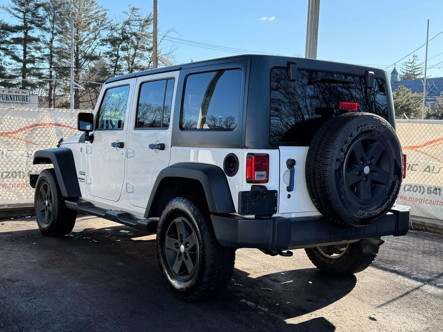 2017 Jeep Wrangler Unlimited - Image 9