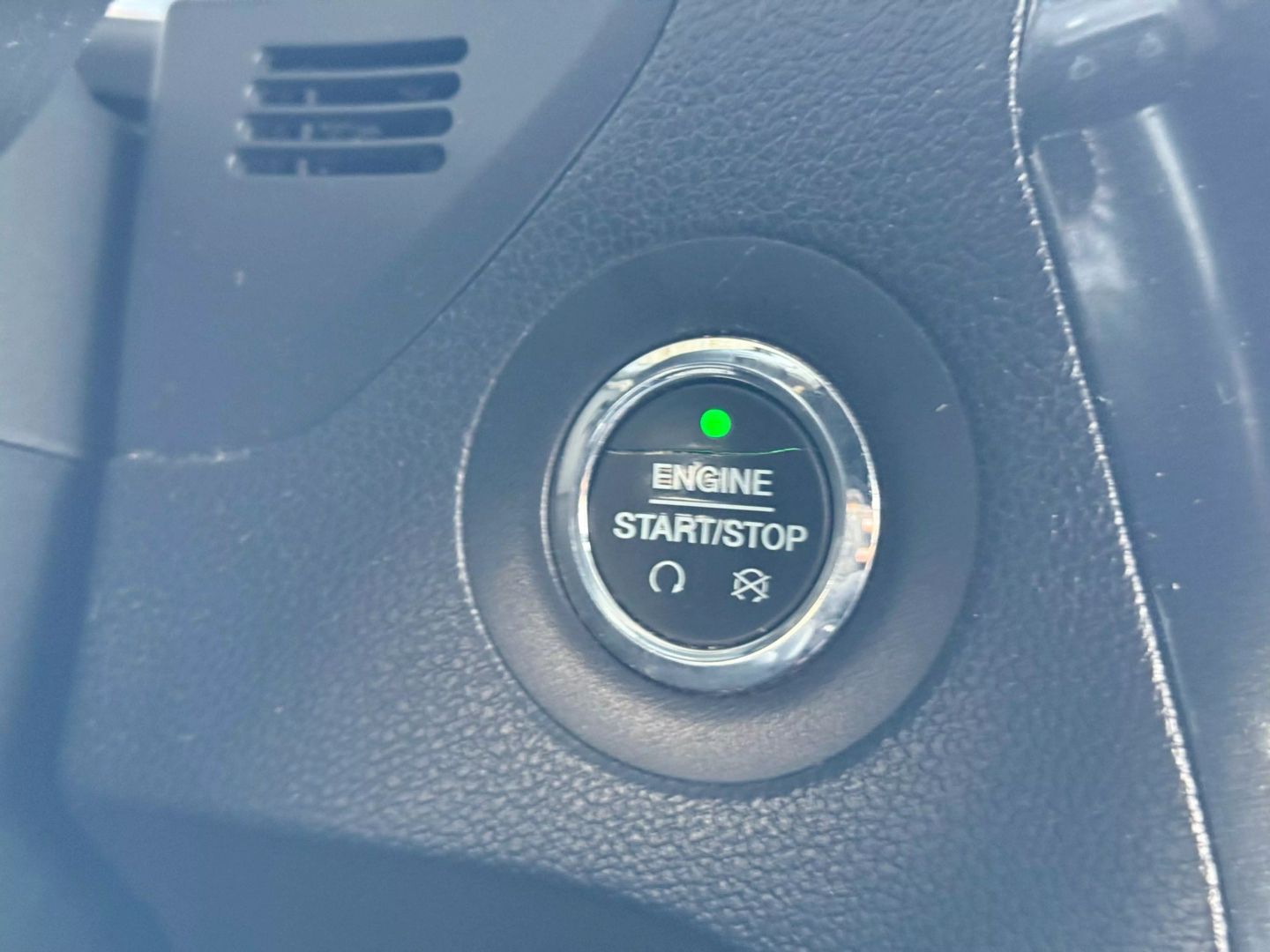 2017 Ford Explorer - Image 33