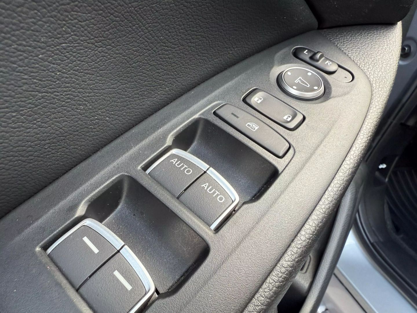 2018 Honda Accord - Image 12
