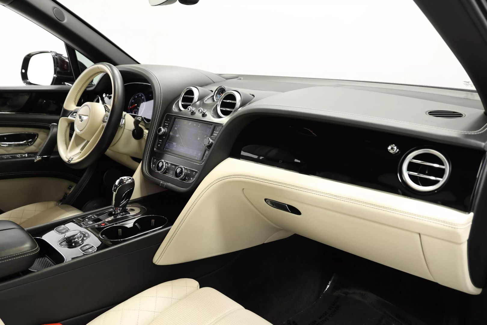 2017 Bentley Bentayga - Image 96