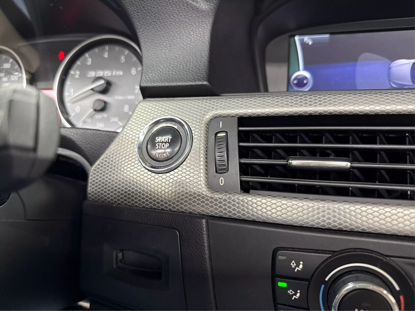 2011 Bmw 3 Series - Image 24