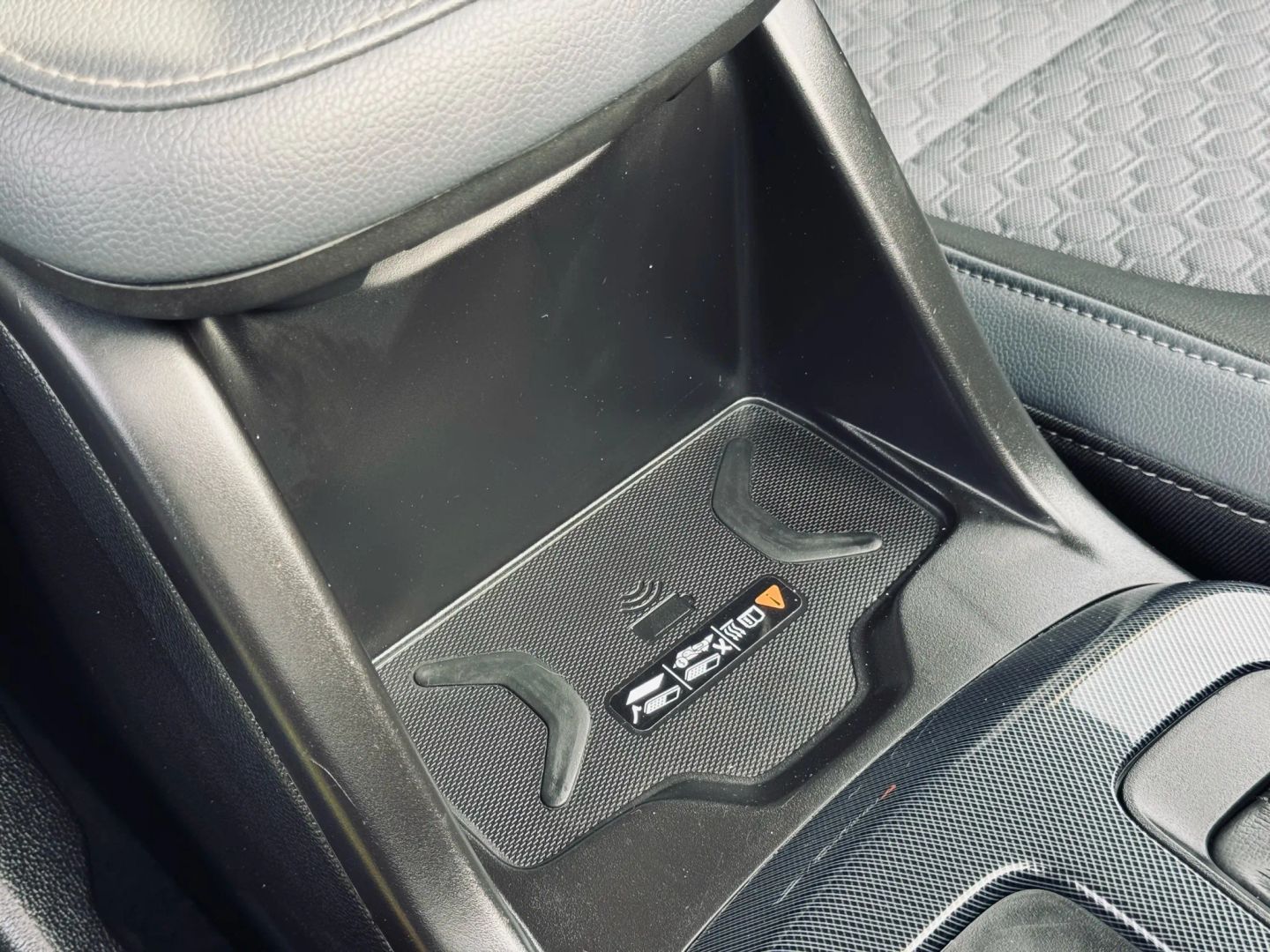 2022 Chevrolet Colorado Crew Cab - Image 26