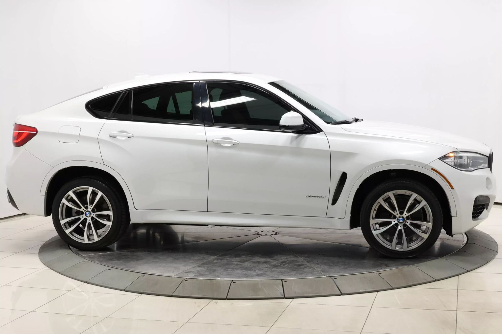 2015 Bmw X6 - Image 68