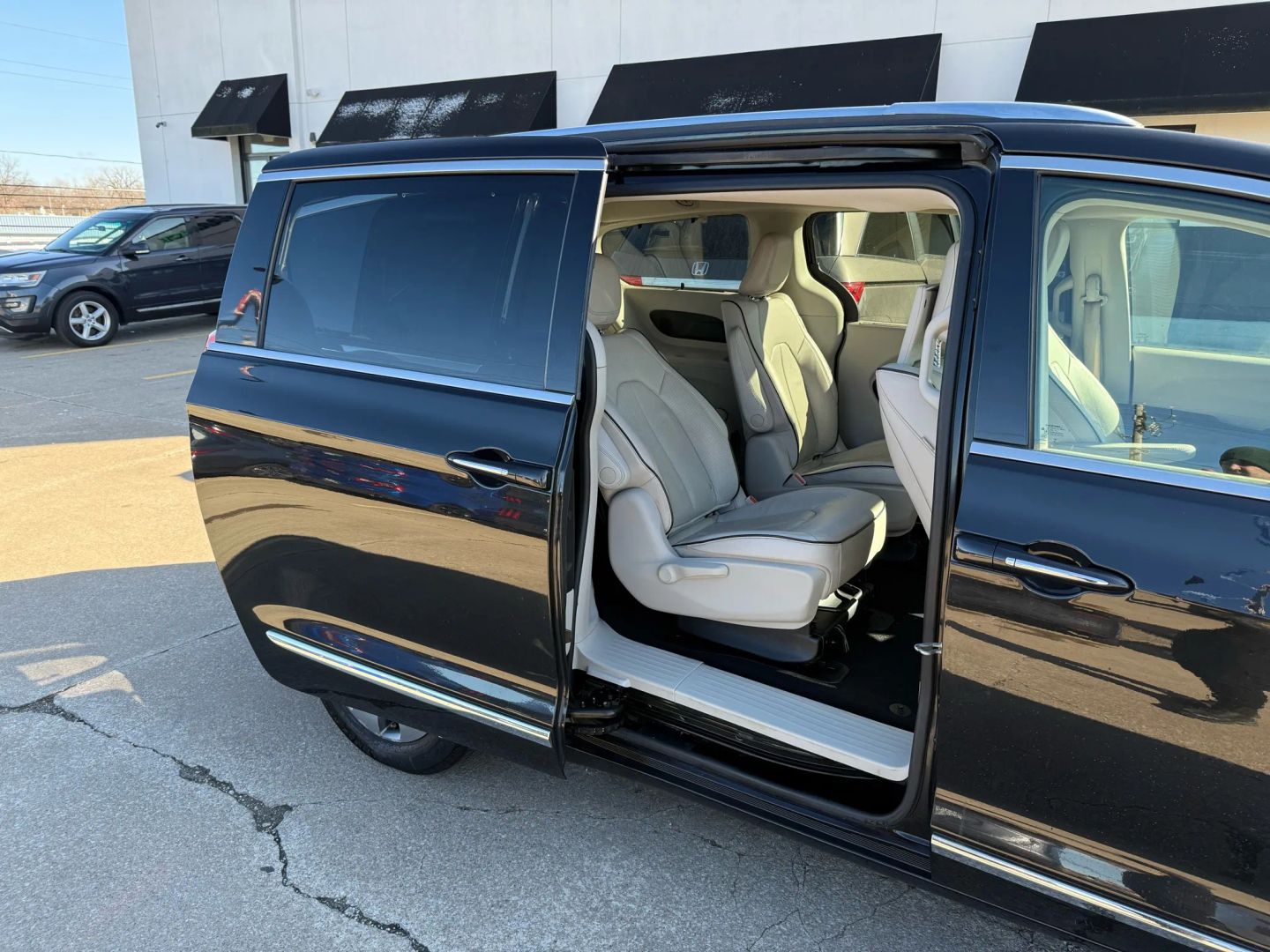 2018 Chrysler Pacifica Hybrid - Image 26