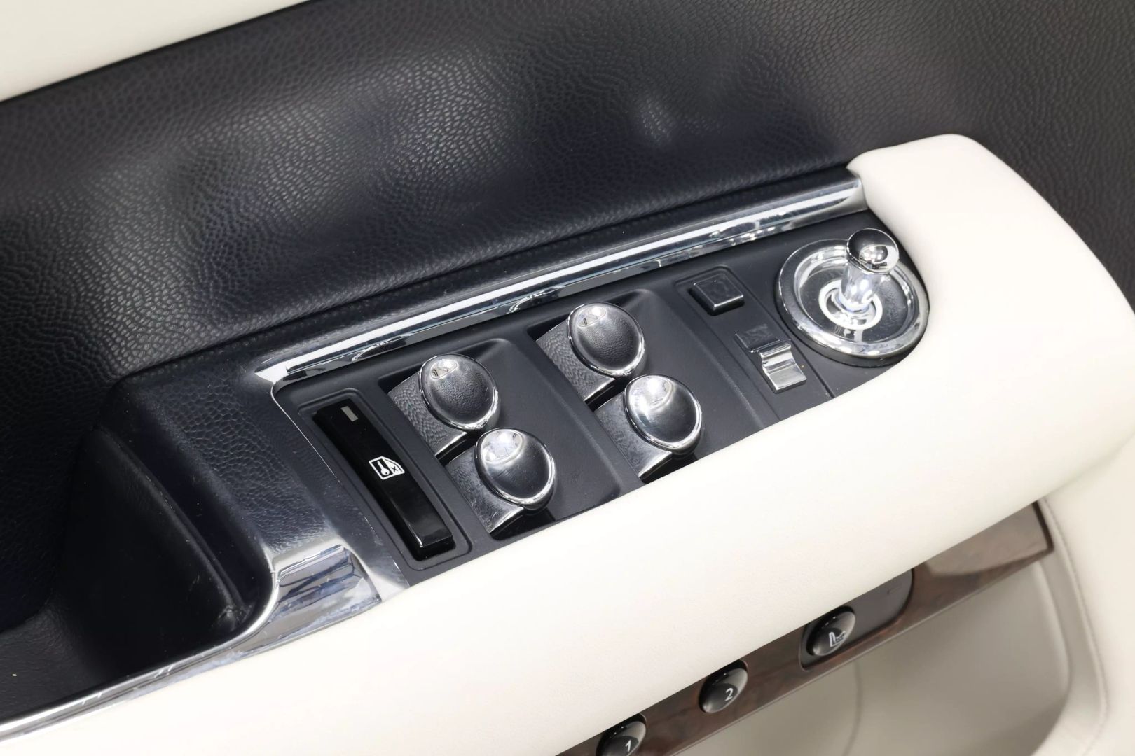 2014 Rolls-royce Wraith - Image 11