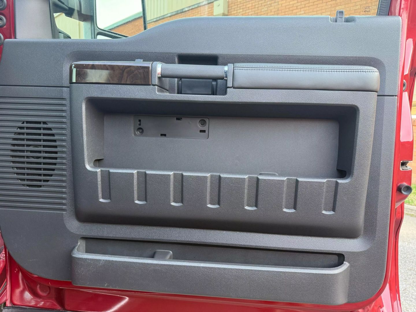 2016 Ford F250 Super Duty Crew Cab - Image 23