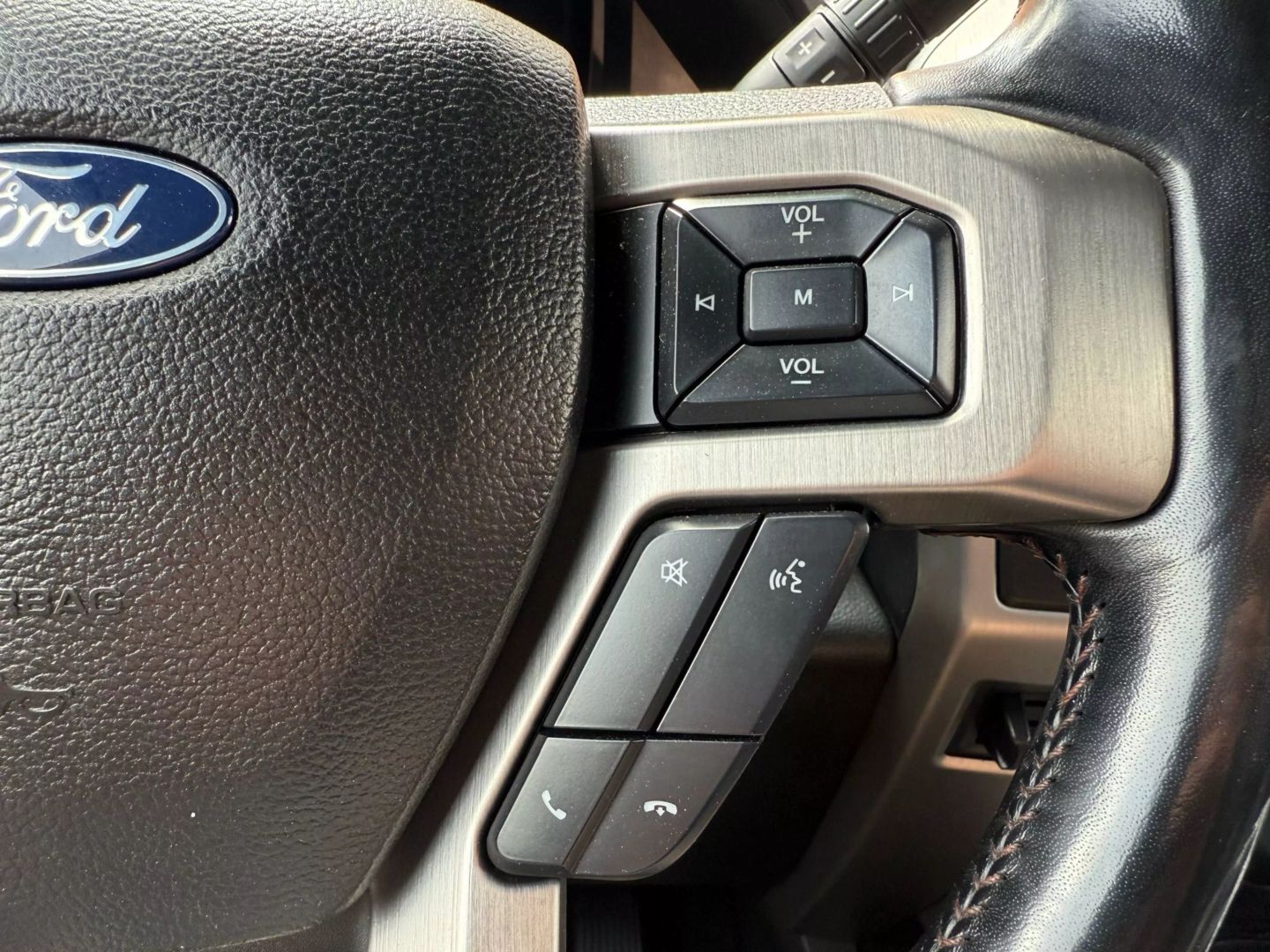 2018 Ford F450 Super Duty Crew Cab - Image 26